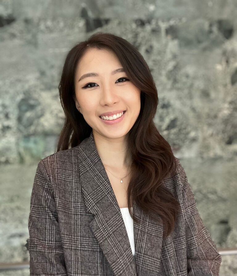Kathryn Lee headshot