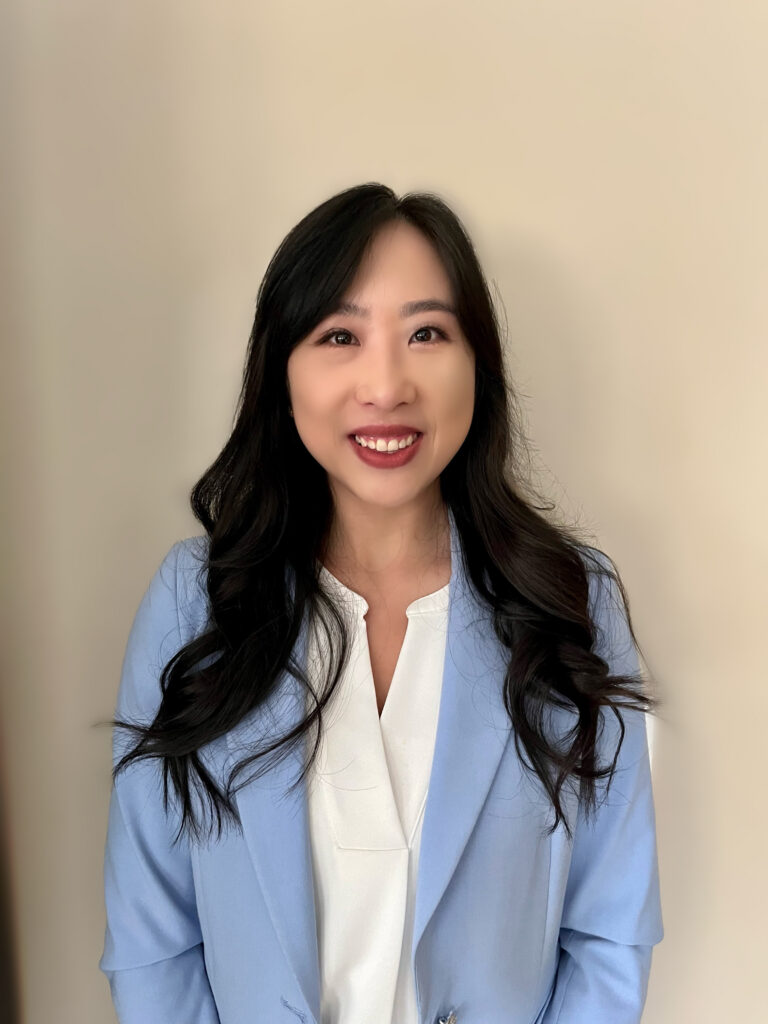 Courtney Kwan Headshot